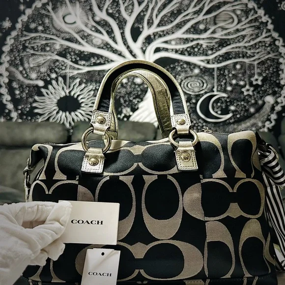 Vintage Coach soho shoulder bag Y2K Poppy Denim Coach Black and silver tote bag - Picture 15 of 17